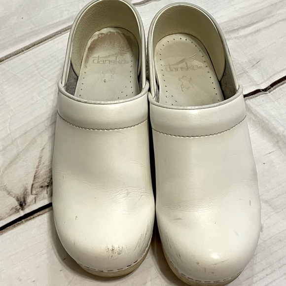 dansko white nursing clogs